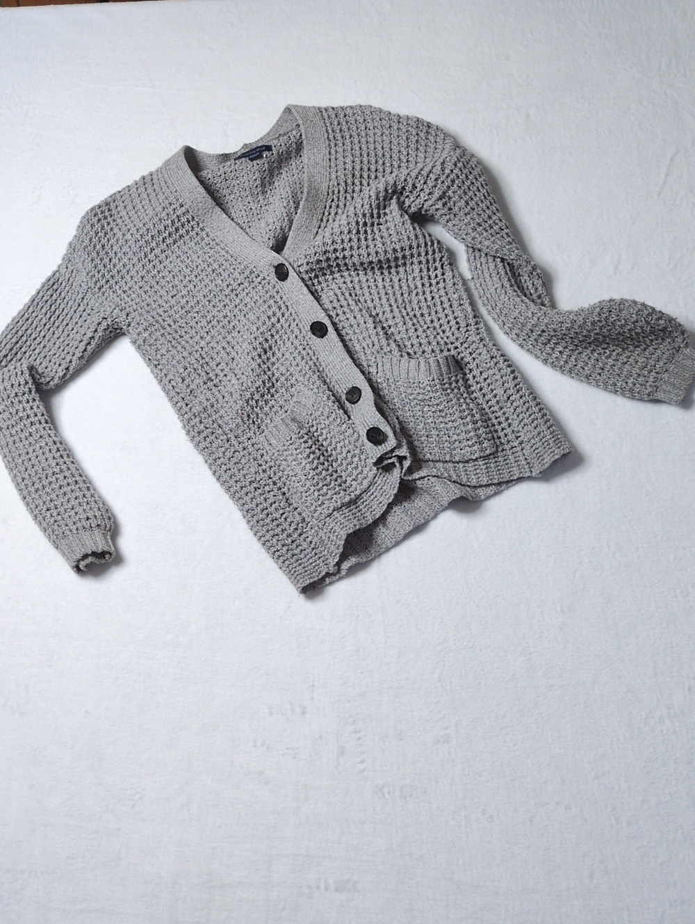 American Eagle Outfitters Light Gray Waffle-Knit Button Cardigan size xs